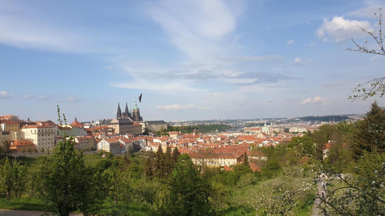Laxmi Happy Home In Prague Appartamento