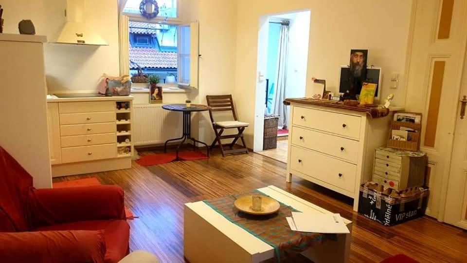 Laxmi Happy Home In Prague Apartamento Praga